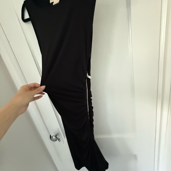 Michael Kors - Asymmetrical Size Zip Black Dress - Size 8 - Picture 5 of 5